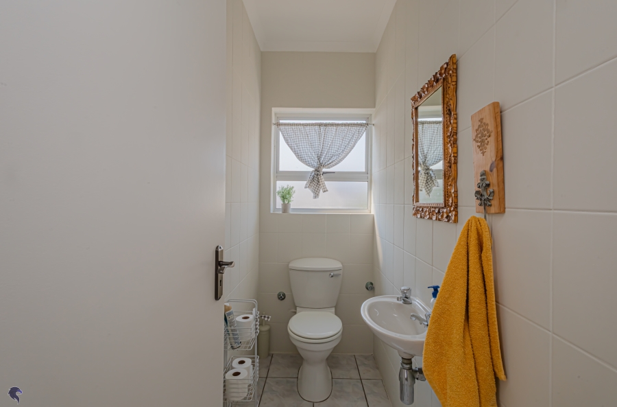 5 Bedroom Property for Sale in Country Club Western Cape